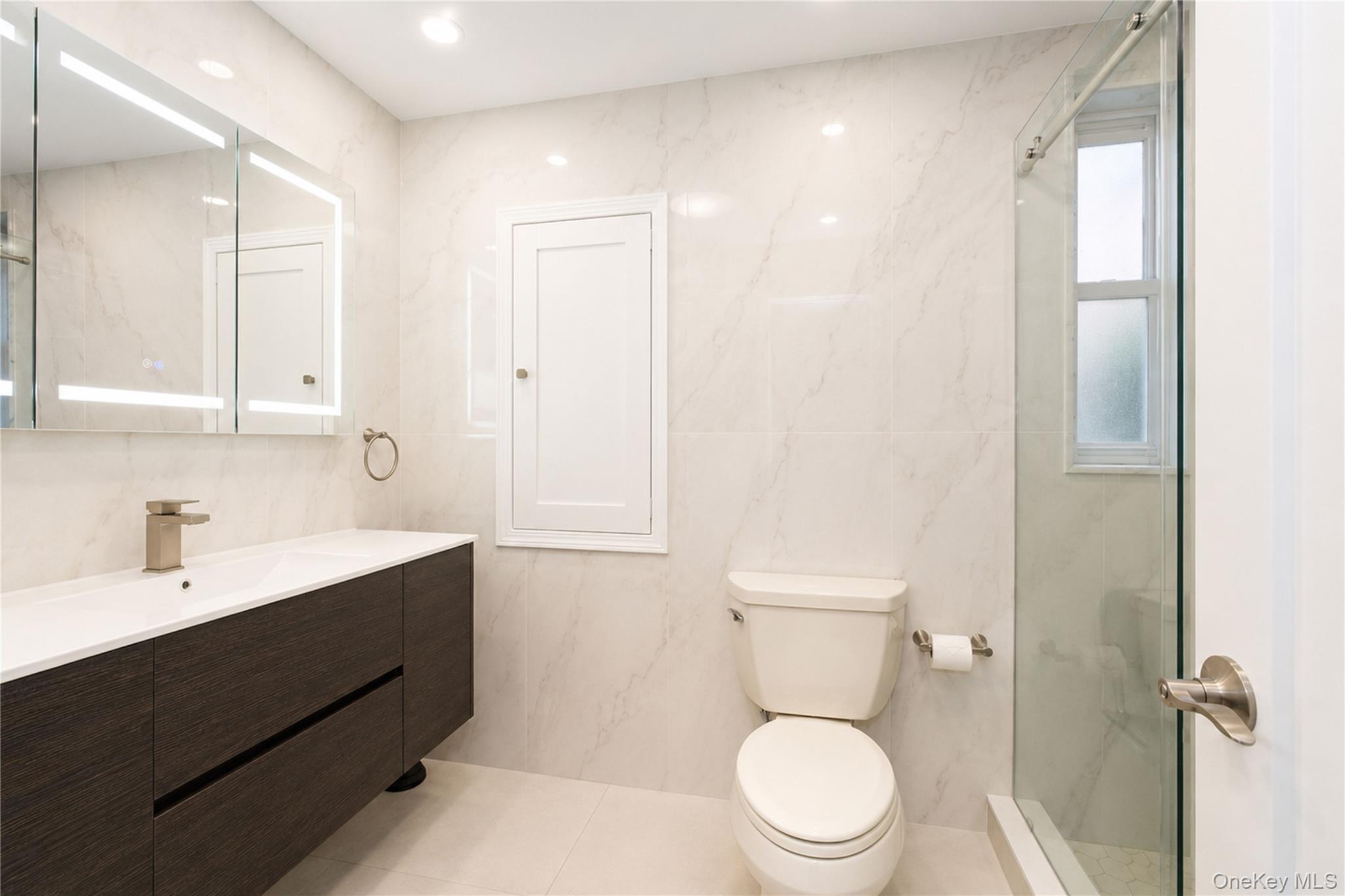 942 72nd Street Property Photo 23