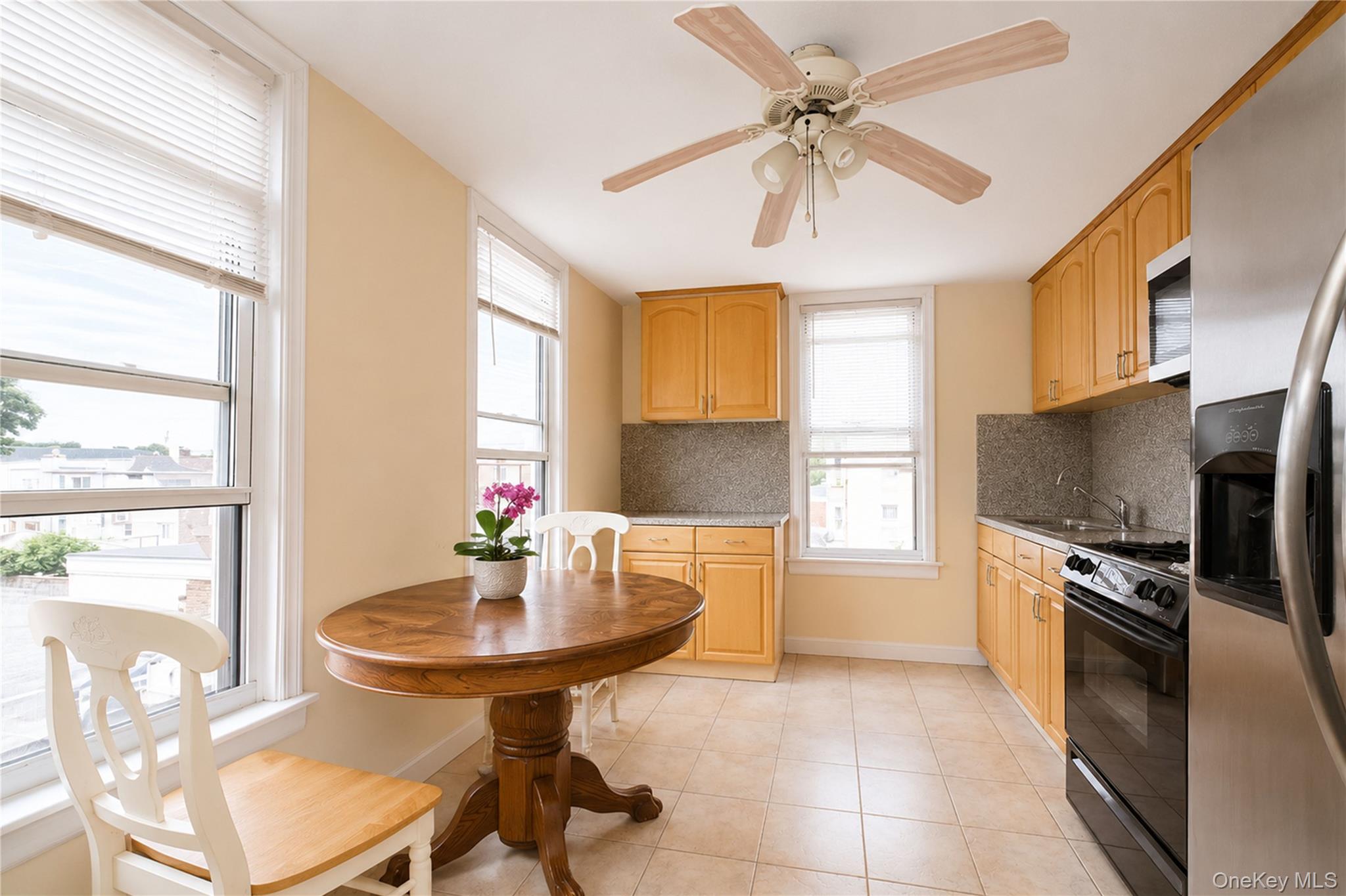 942 72nd Street Property Photo 33