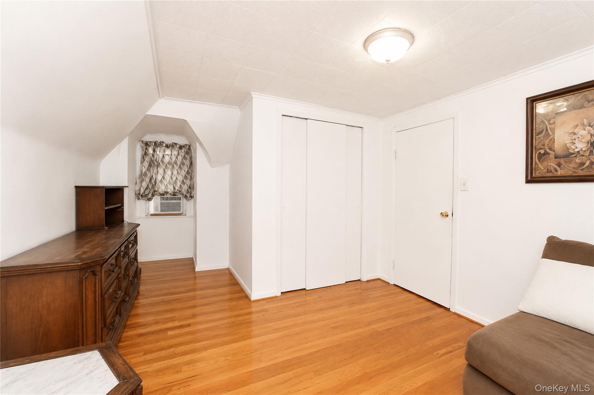 942 72nd Street Property Photo 43