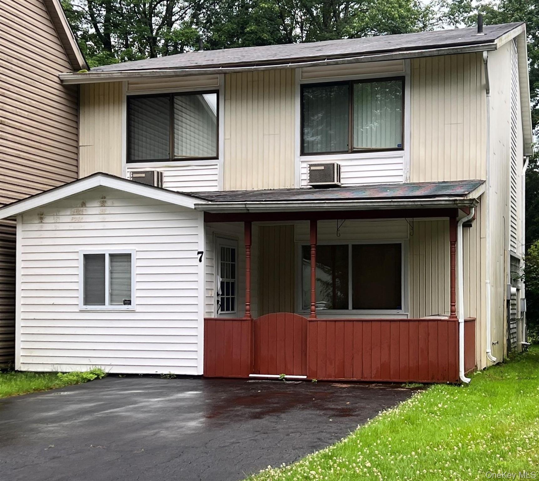 7 Elizabeth Way Property Photo 1