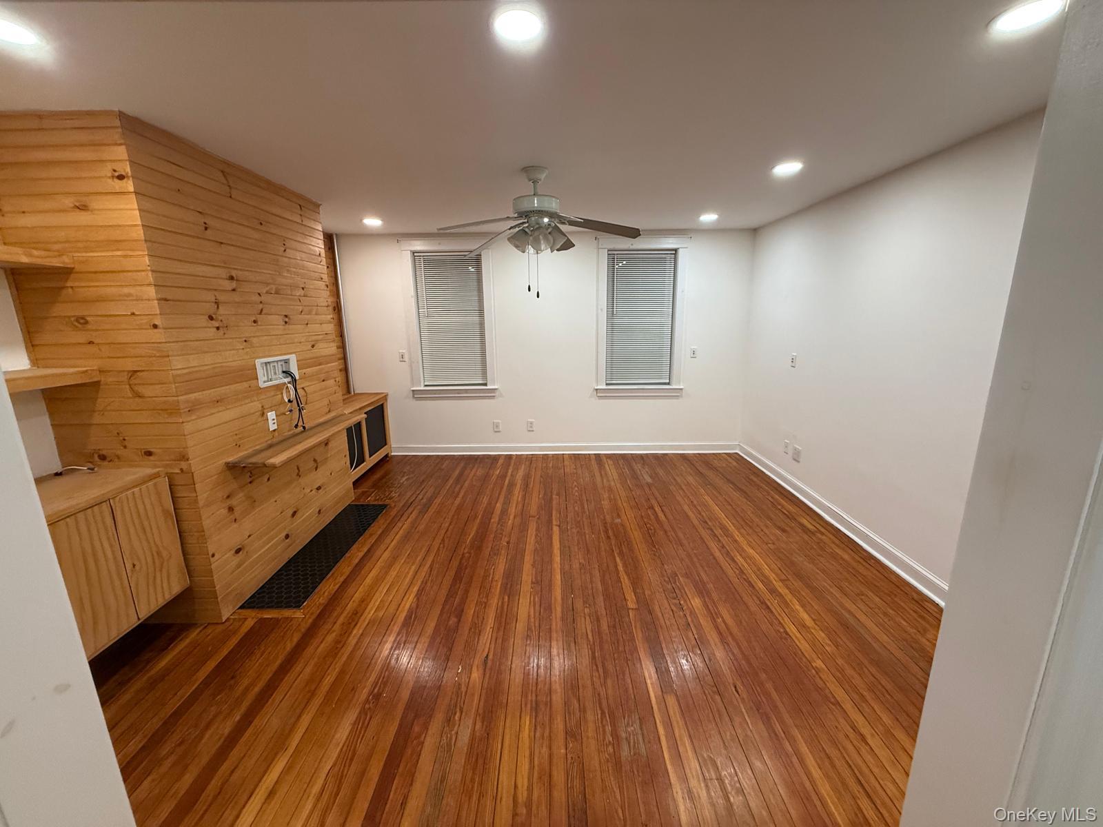 149 W Kingsbridge Road 1 Property Photo 3