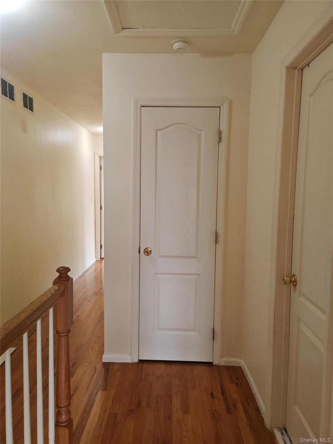 558 Eltingville Boulevard Property Photo 8