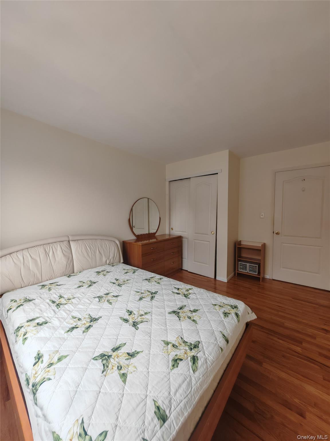 558 Eltingville Boulevard Property Photo 16