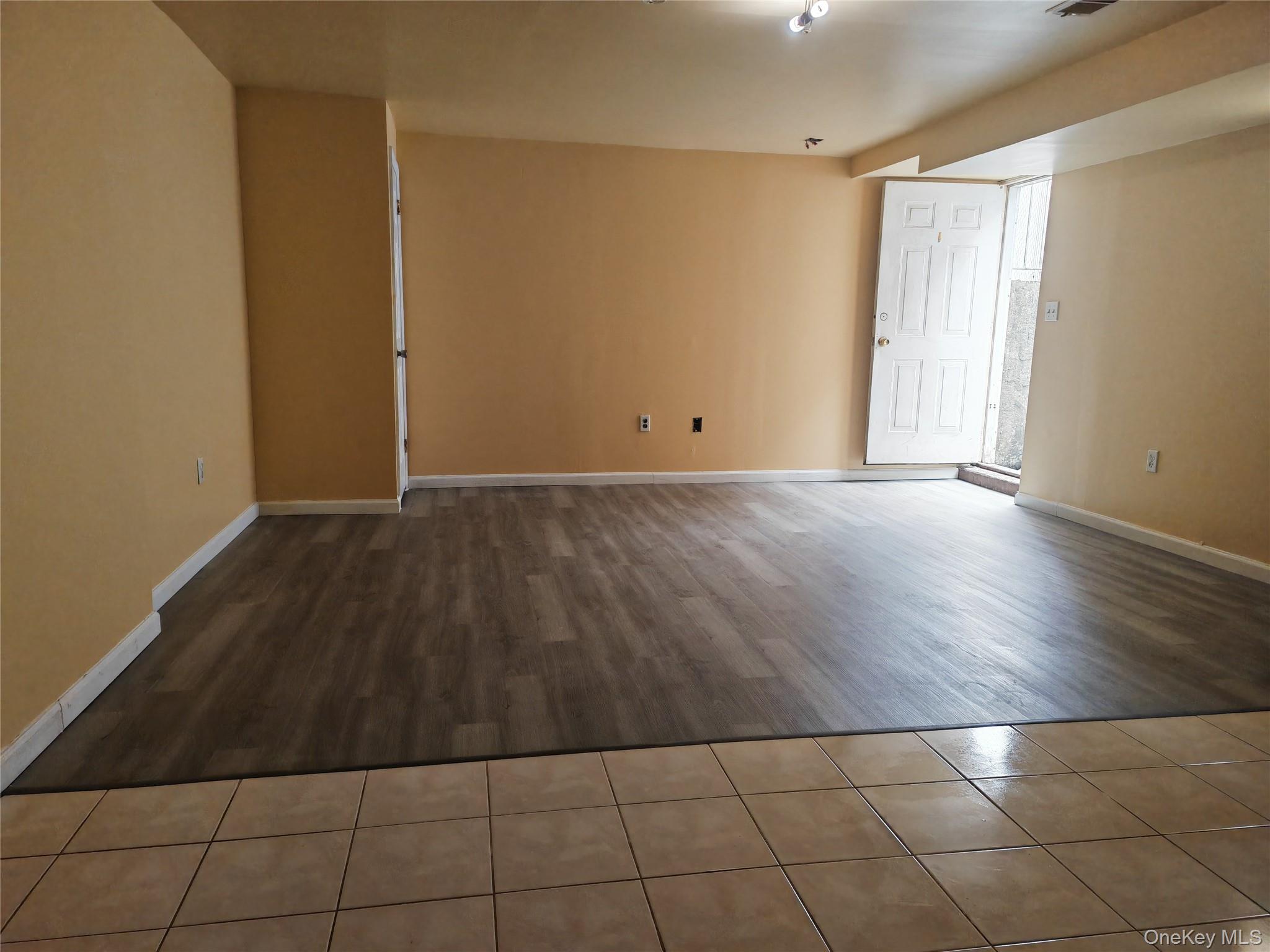 558 Eltingville Boulevard Property Photo 22
