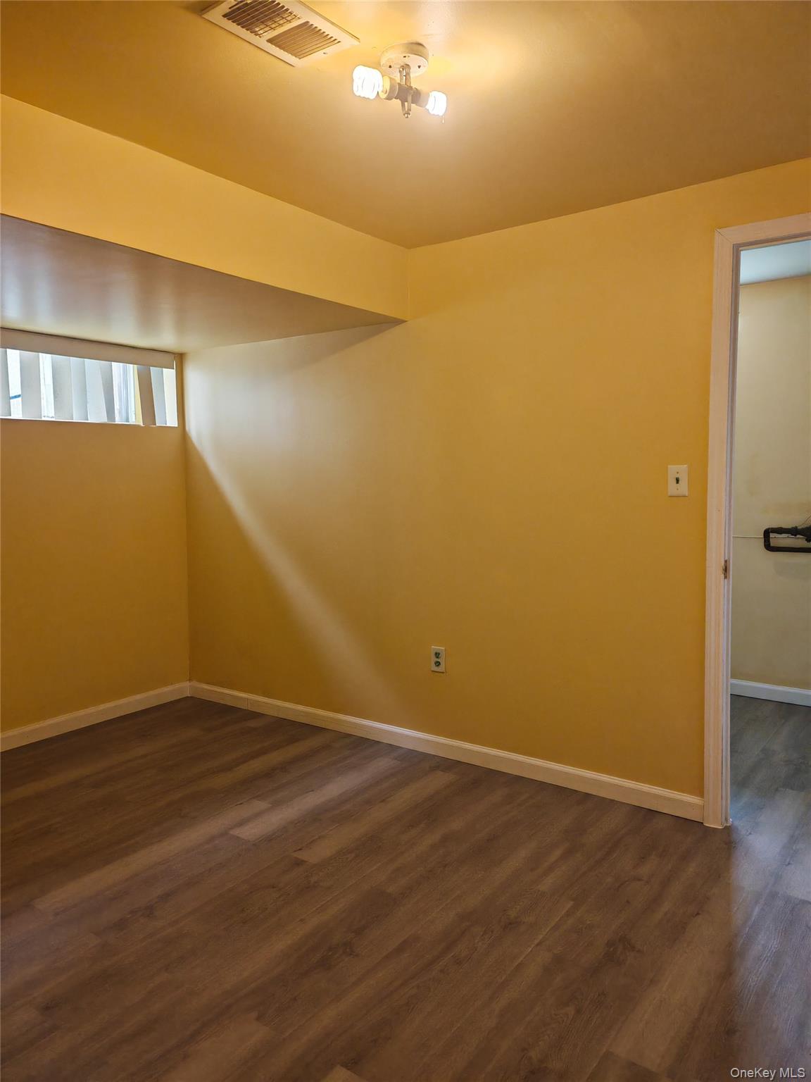 558 Eltingville Boulevard Property Photo 24