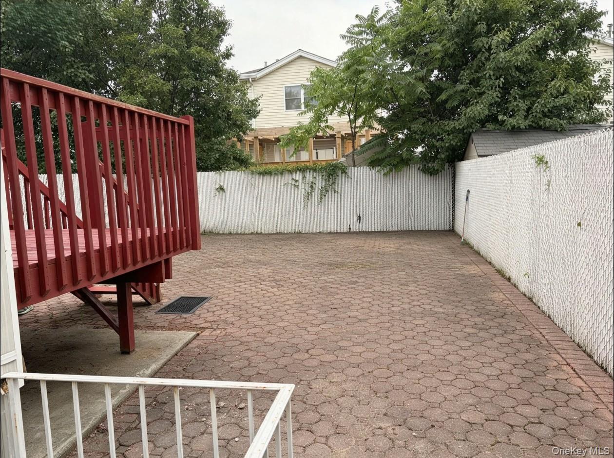 558 Eltingville Boulevard Property Photo 30