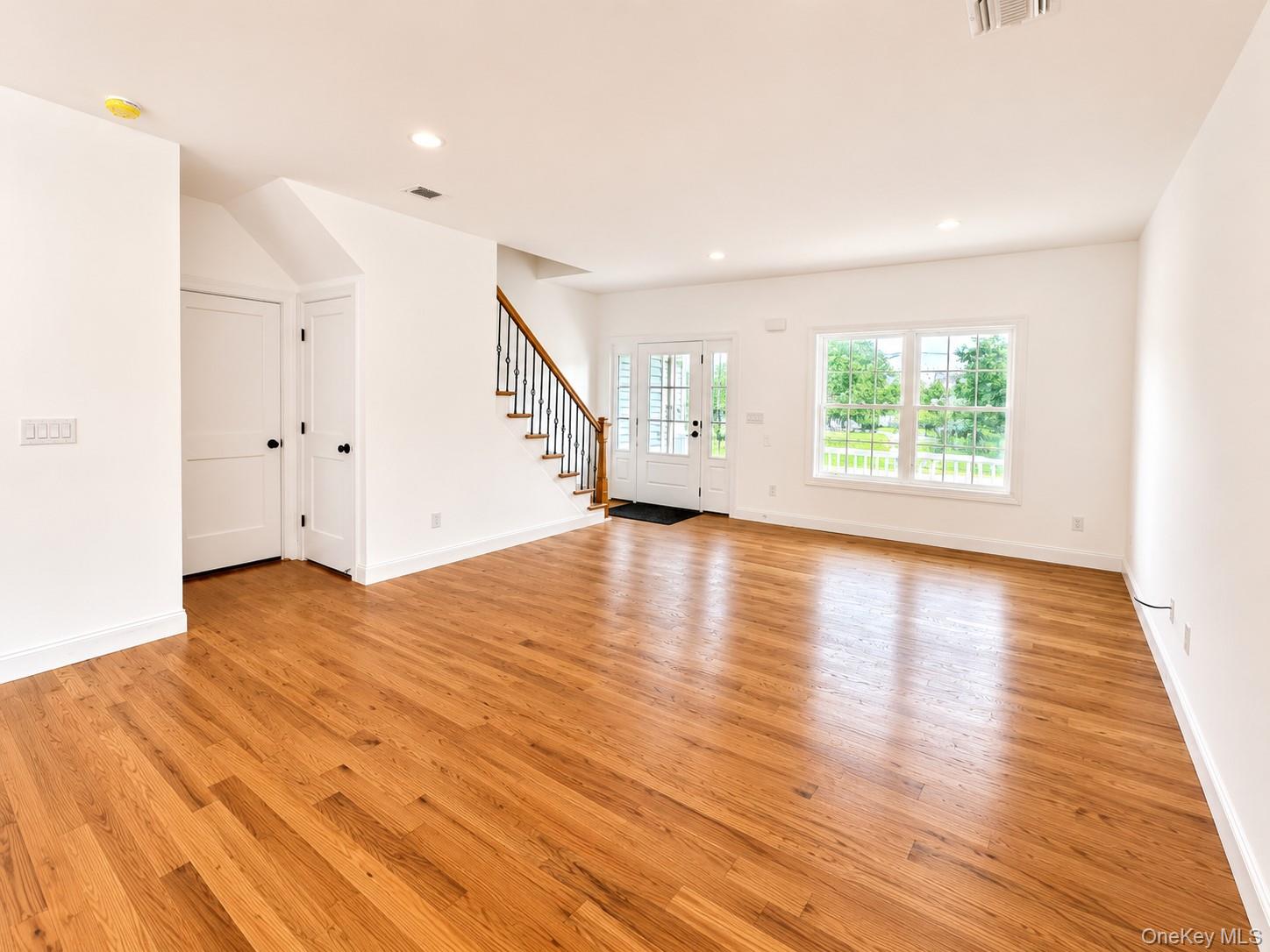 7 Edgewater Drive Property Photo 11
