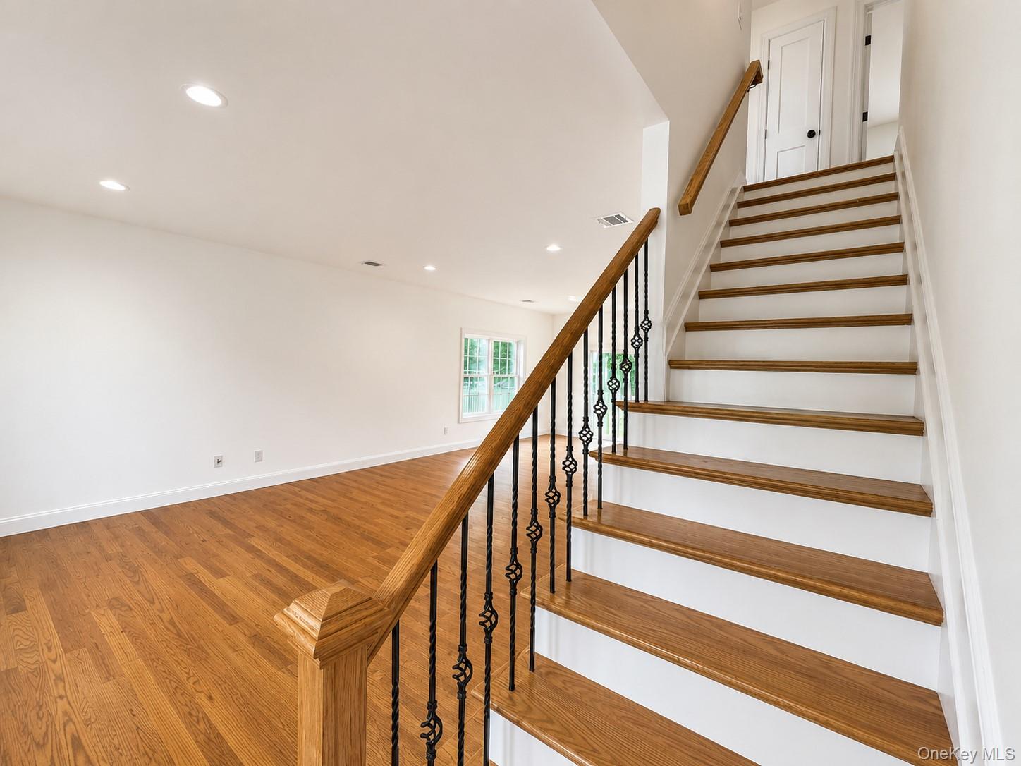 7 Edgewater Drive Property Photo 22