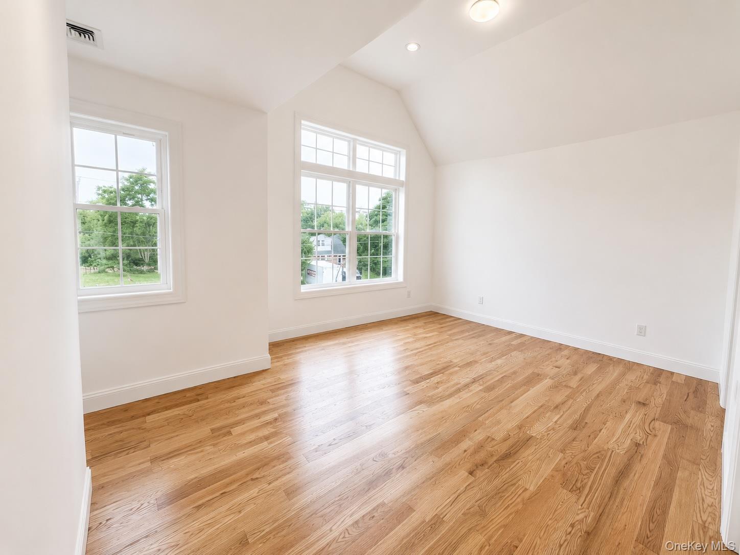 7 Edgewater Drive Property Photo 23