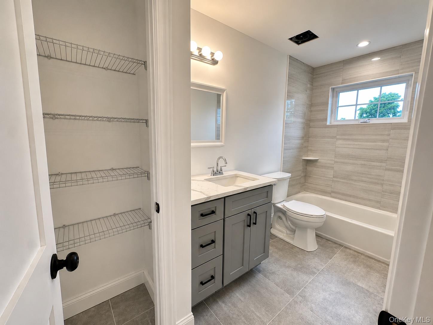 7 Edgewater Drive Property Photo 32