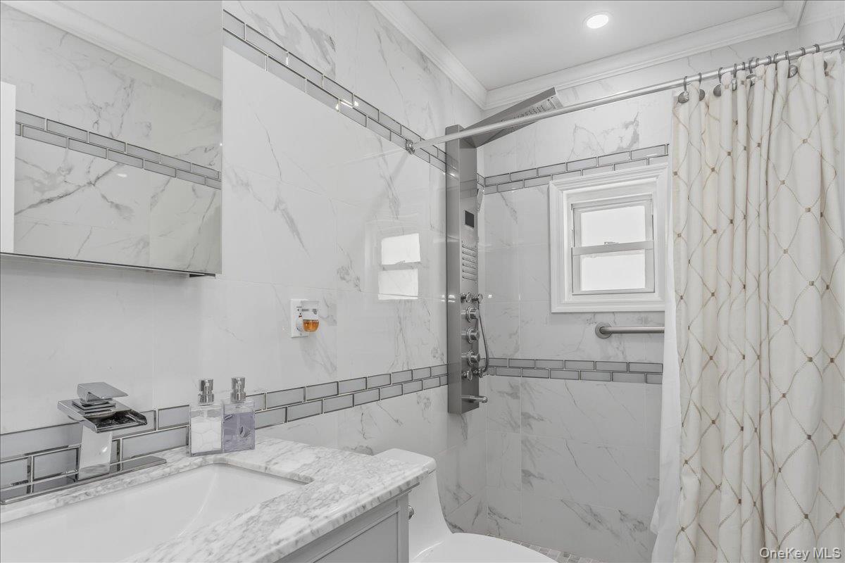 22 Homan Boulevard Property Photo 16