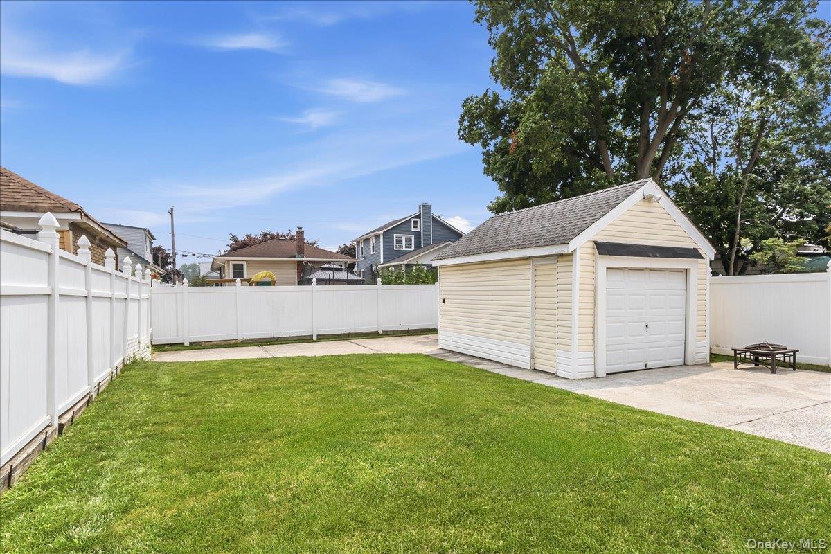 22 Homan Boulevard Property Photo 31