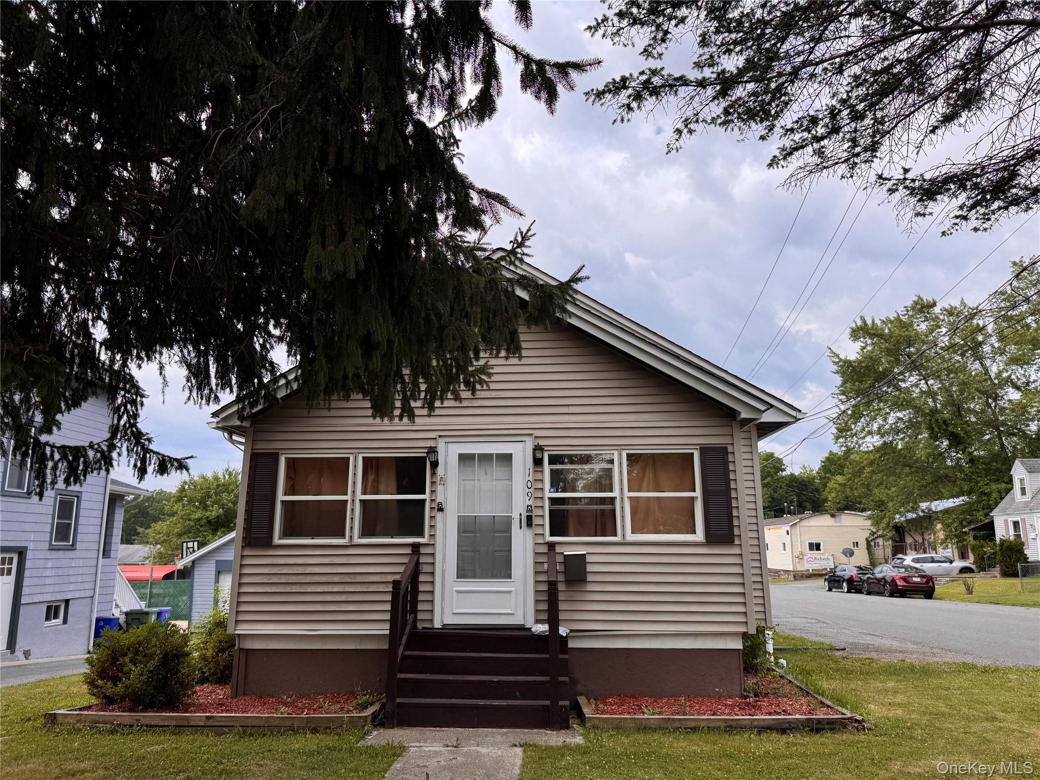 109 Lake Avenue Property Photo 3