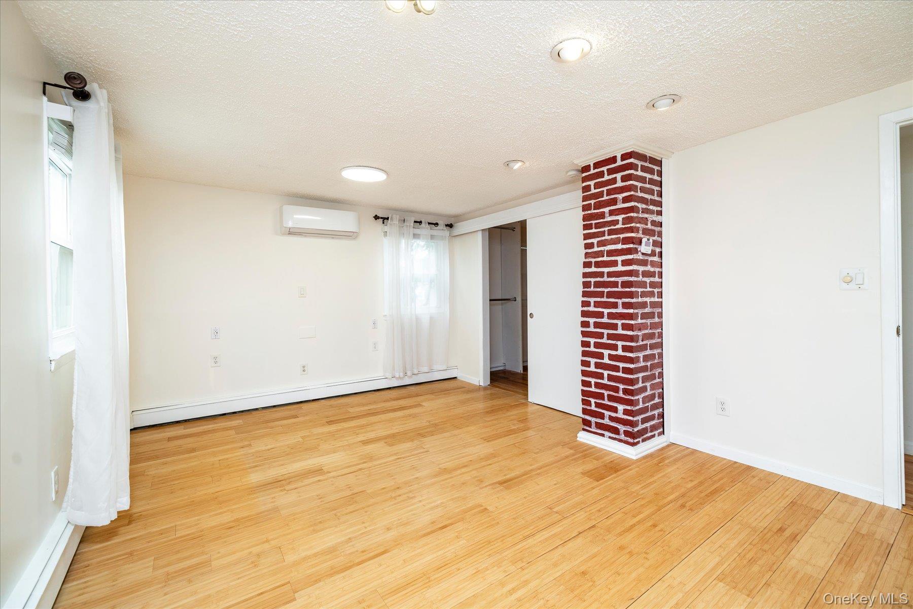 303 Oceanside Parkway Property Photo 14