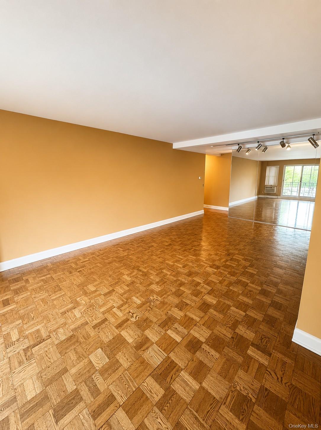 5 Schenck 1ll Property Photo 3