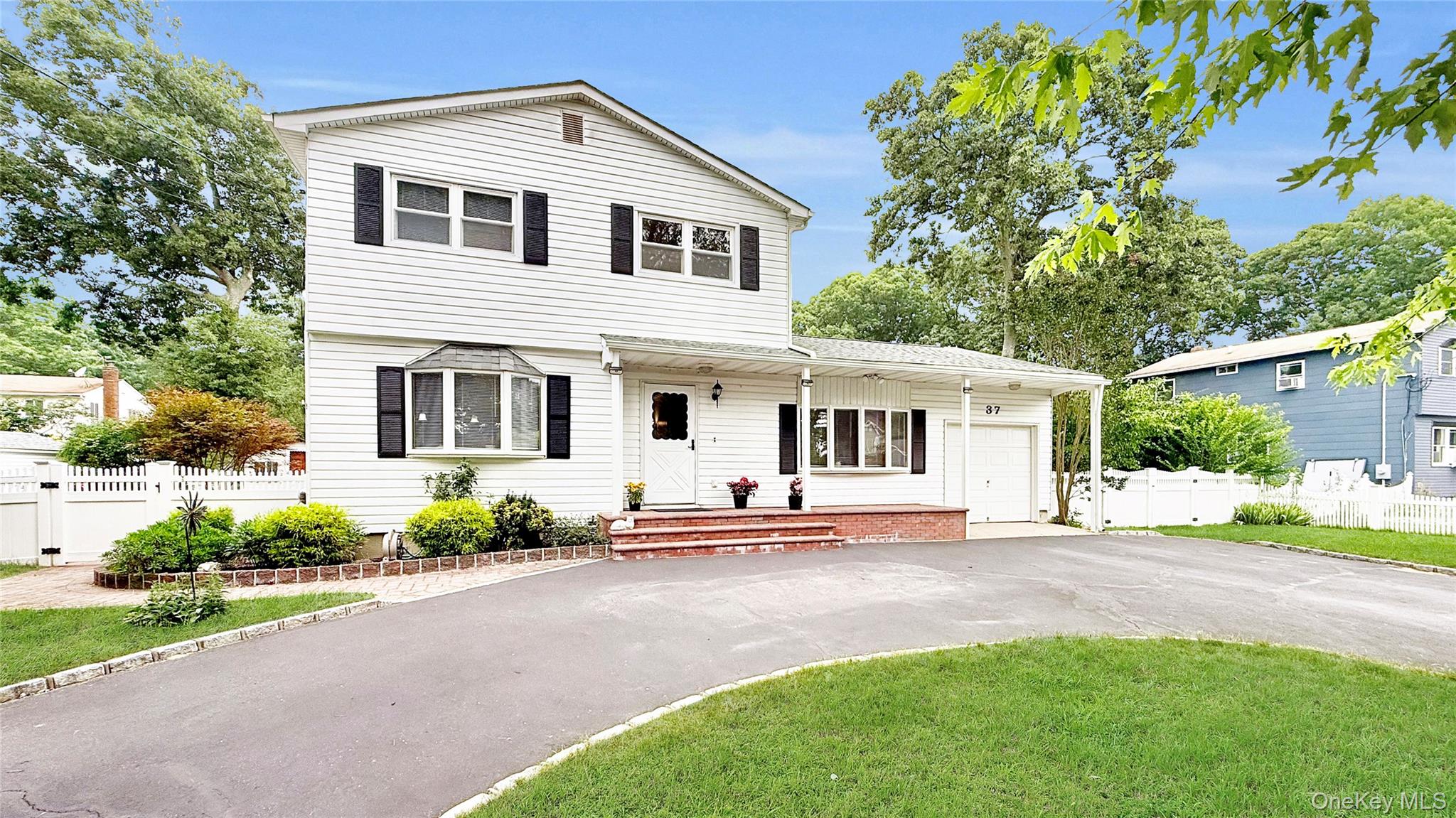 37 Hampton Avenue Property Photo 2