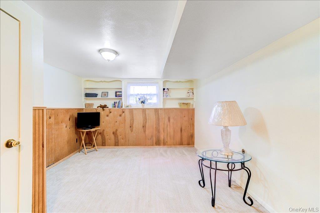 17 Brian Road Property Photo 29