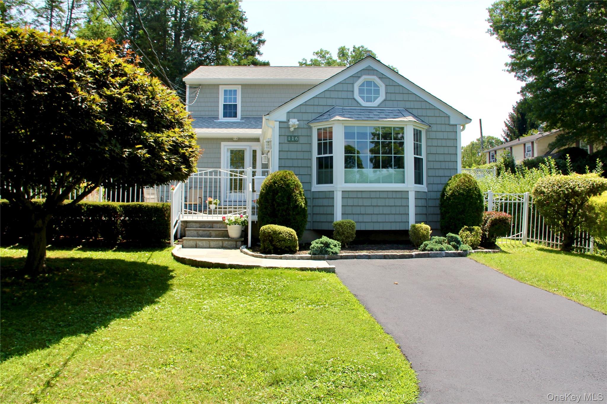 116 Amsterdam Avenue Property Photo 3