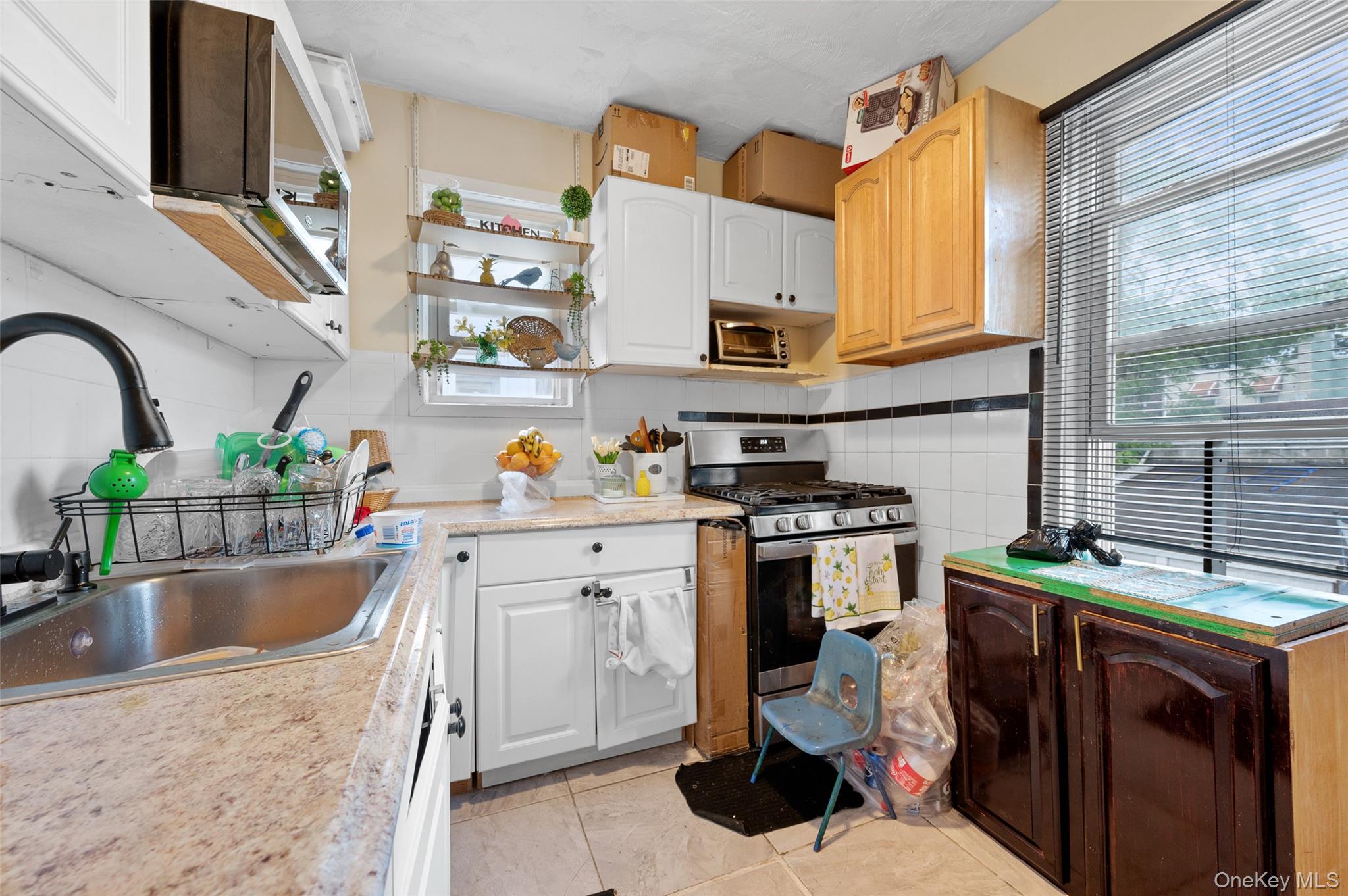 31-29 100th Street Property Photo 5