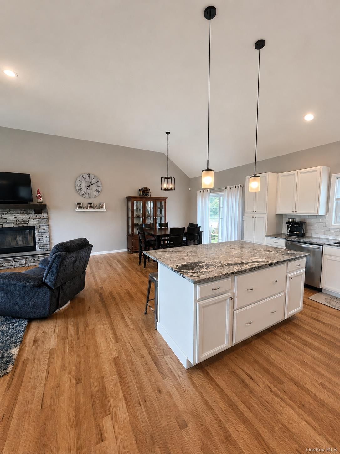82 River Glen Road Property Photo 3