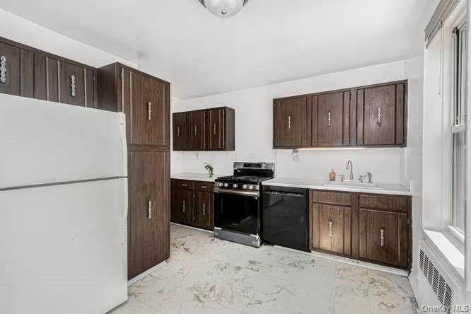 2736 Independence Avenue 3c Property Photo 4