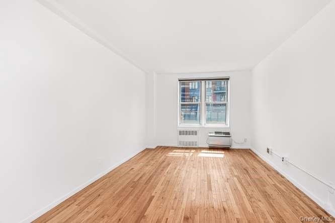 2736 Independence Avenue 3c Property Photo 6
