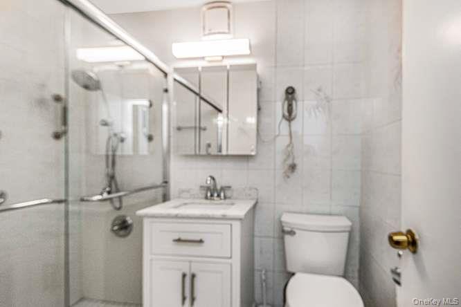 2736 Independence Avenue 3c Property Photo 8