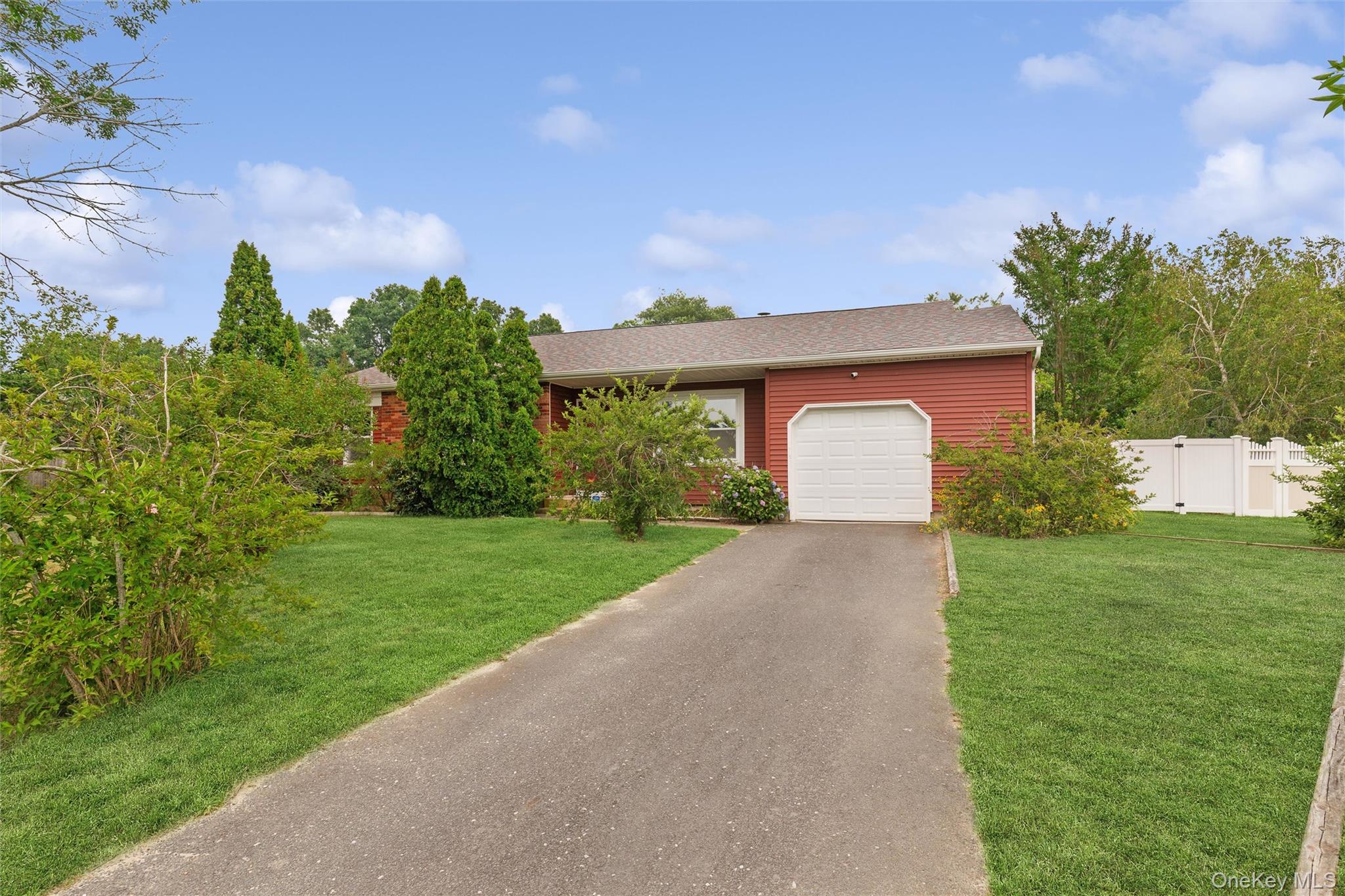 98 Constable Drive Property Photo 4