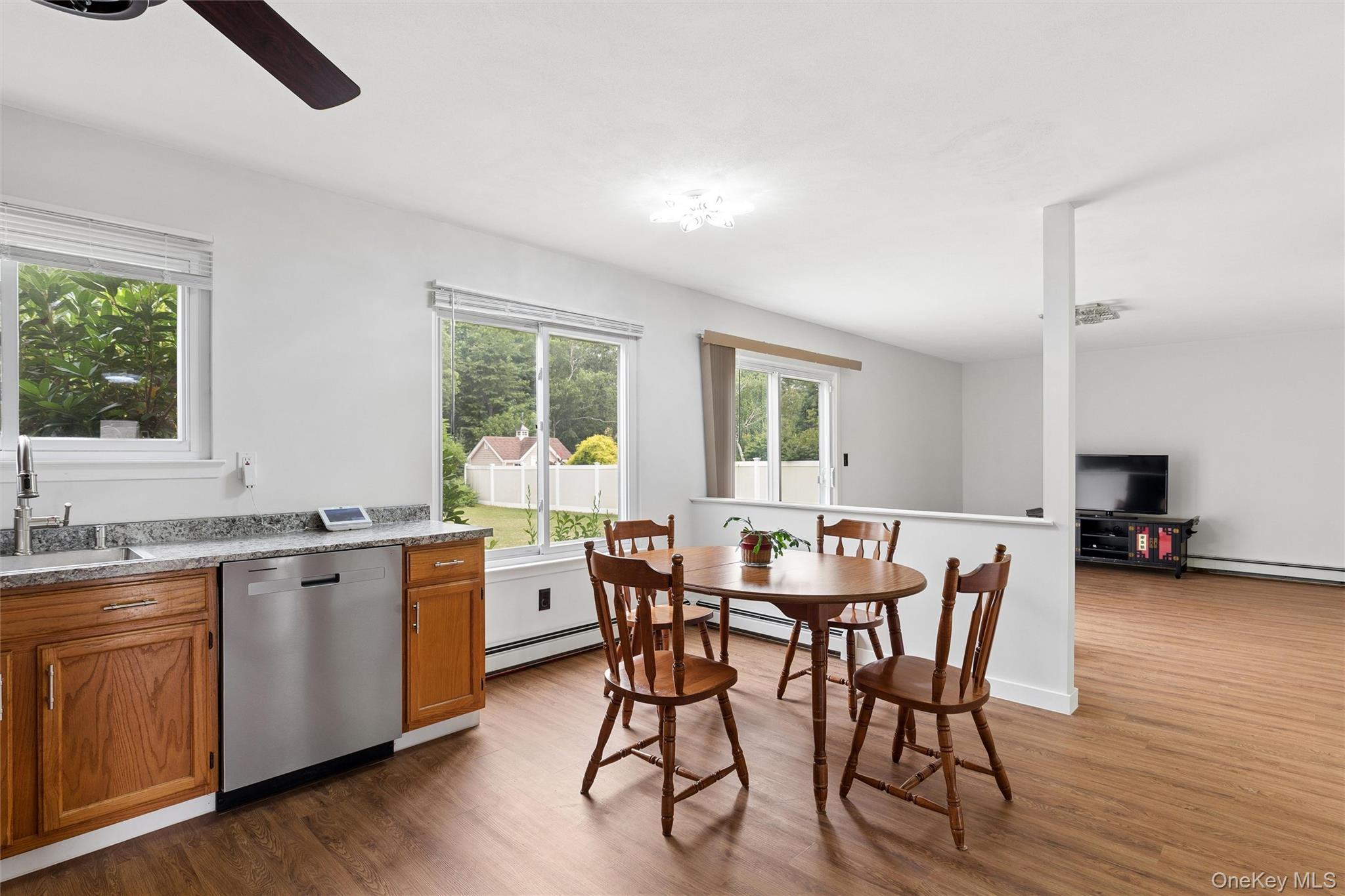 98 Constable Drive Property Photo 11
