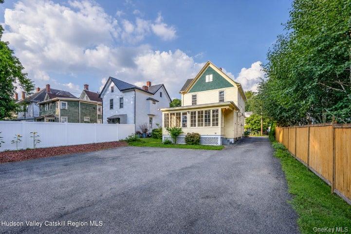 288 Washington Avenue Property Photo 3