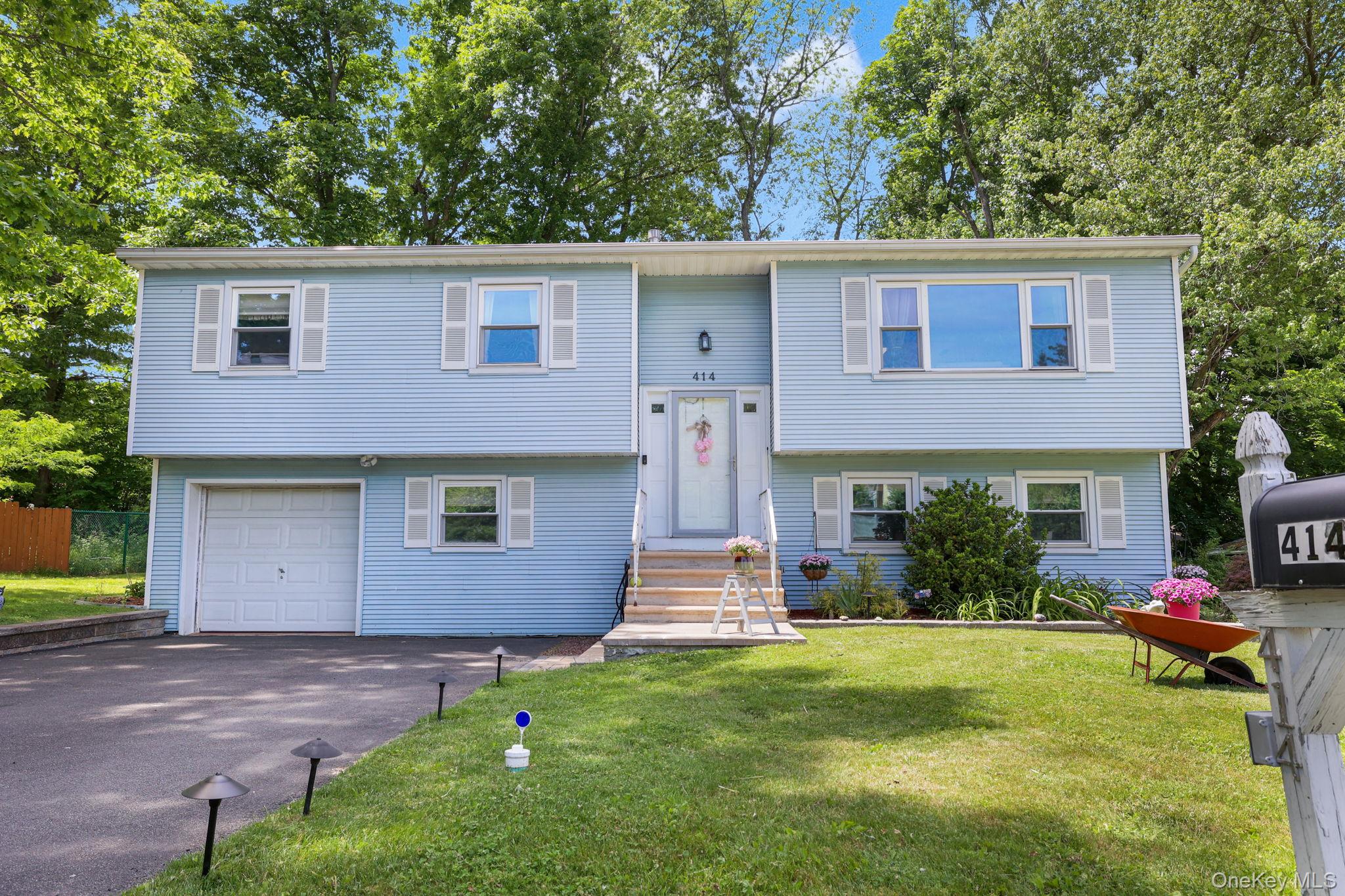 414 Philo Street Property Photo 1