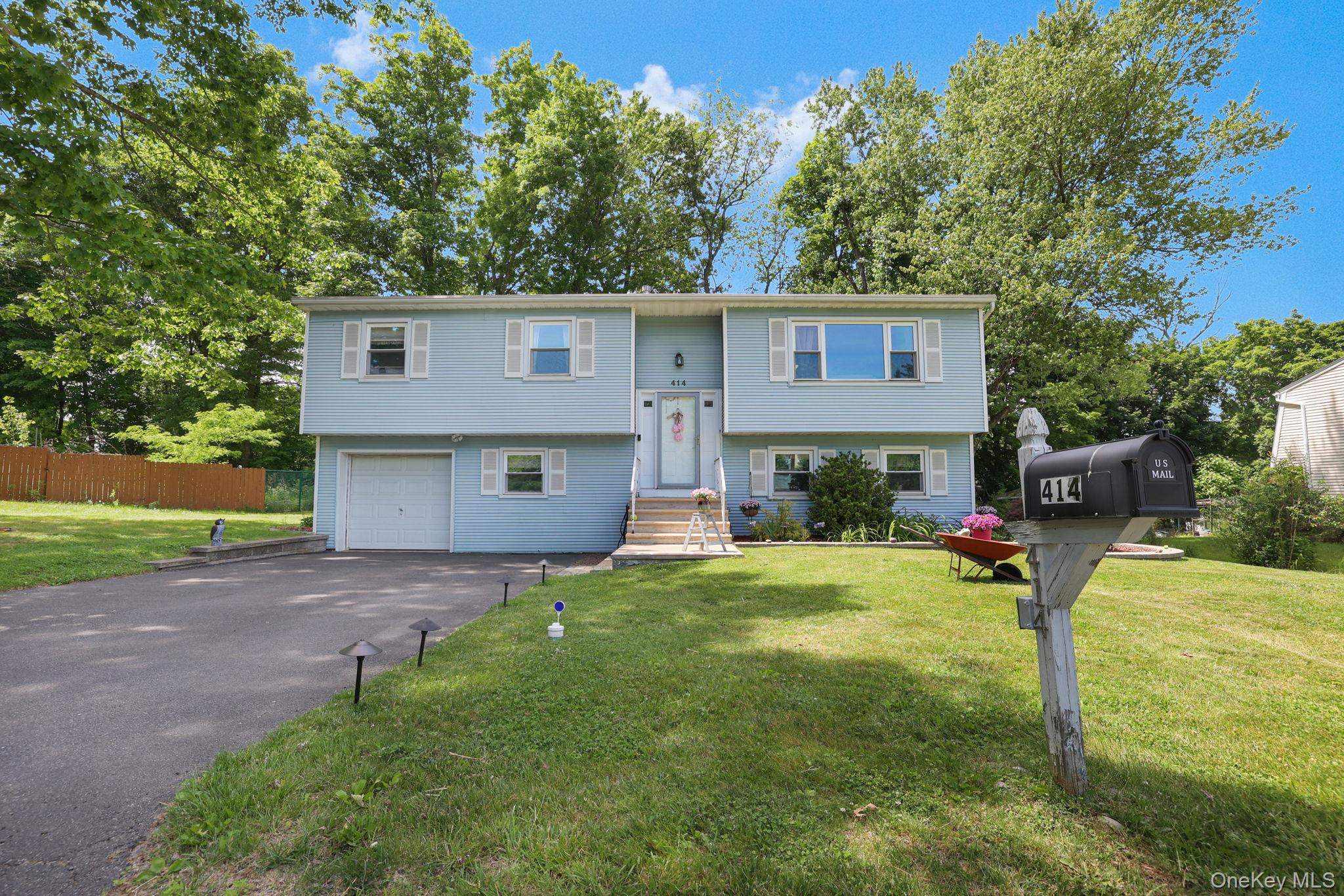 414 Philo Street Property Photo 3