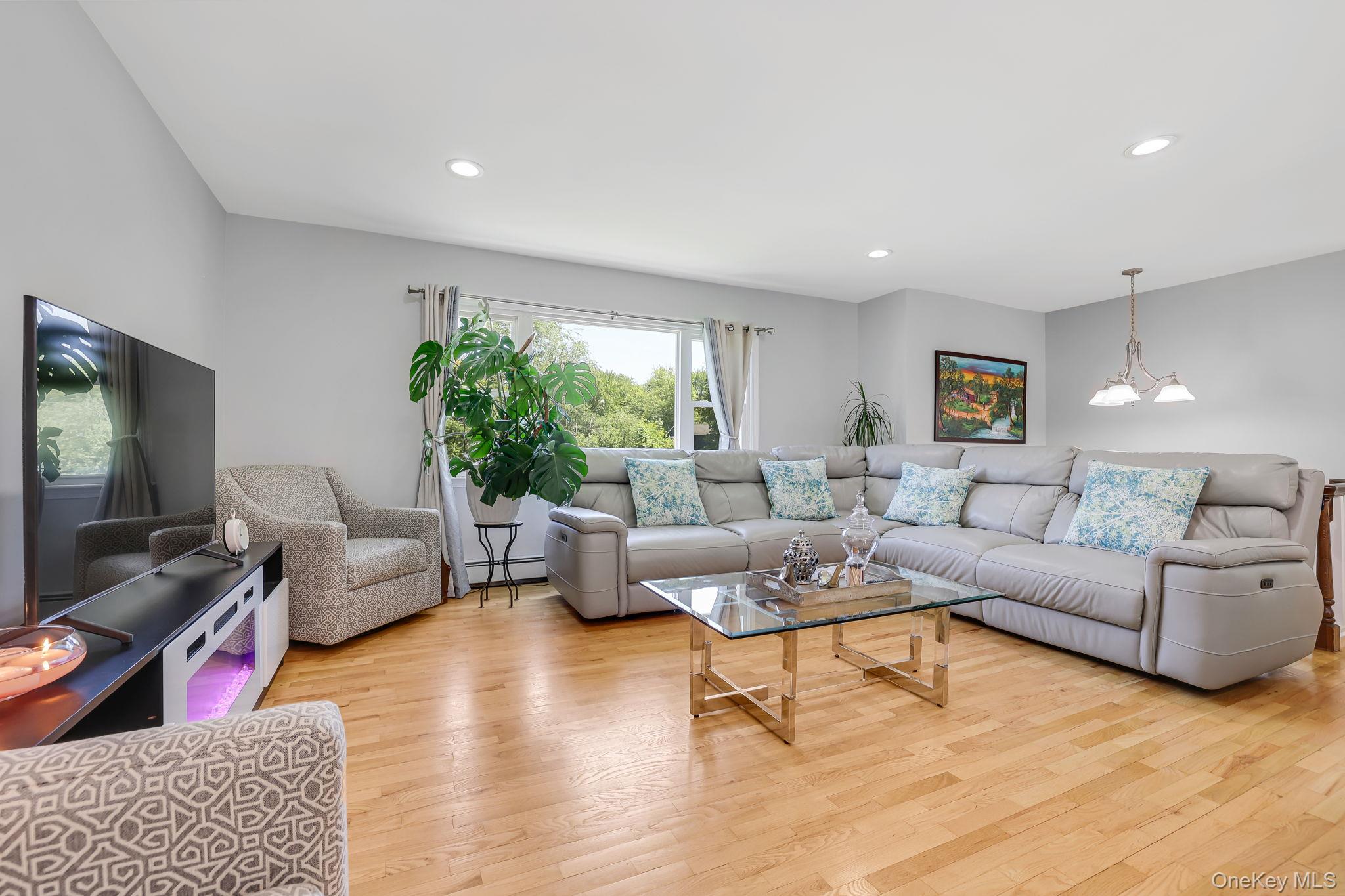 414 Philo Street Property Photo 8