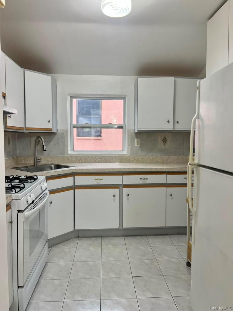 670 Schenck Avenue 2 Property Photo 8