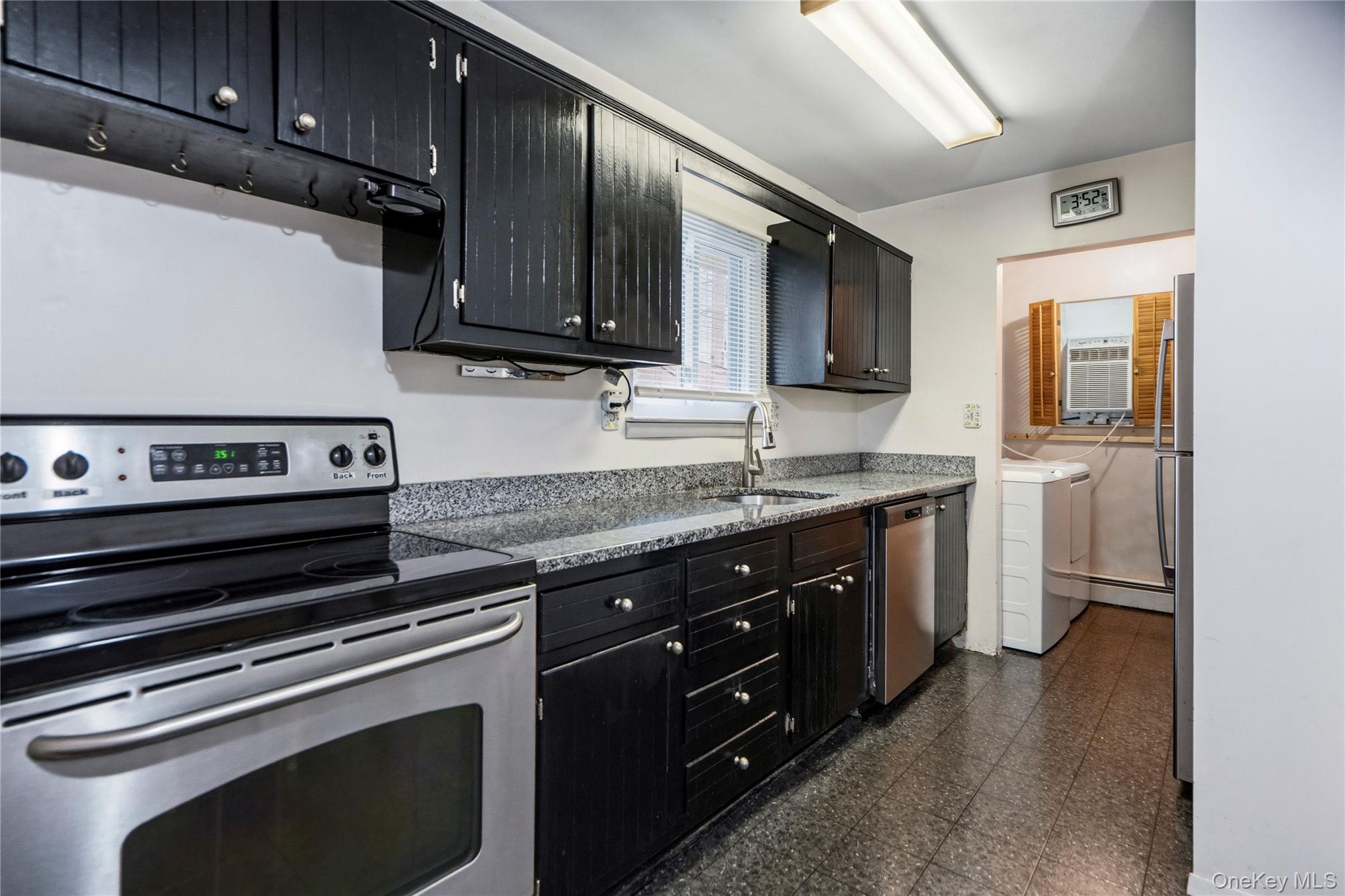 86 Cirrus Road Property Photo 7