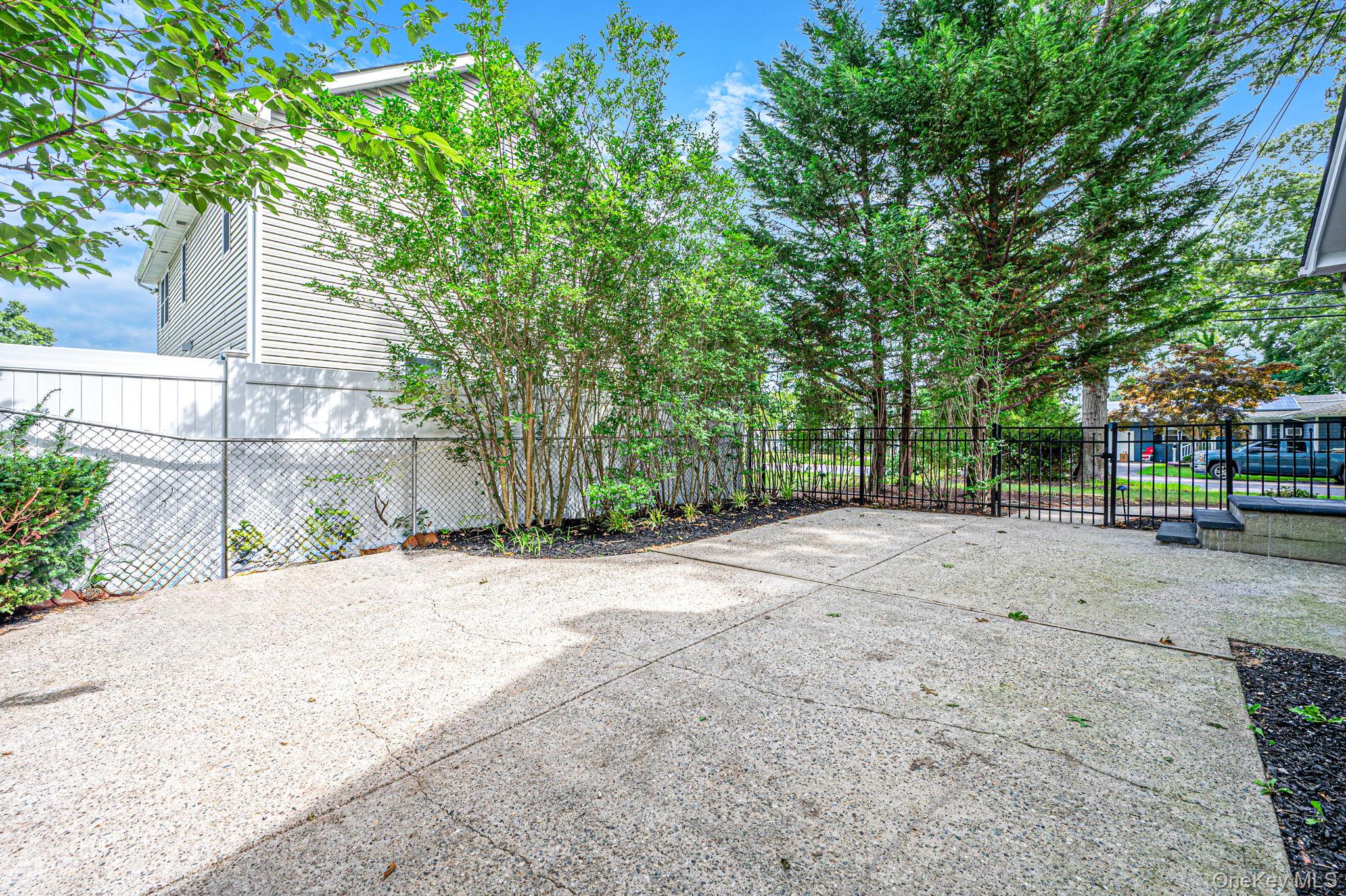 194 Phyllis Drive Property Photo 29