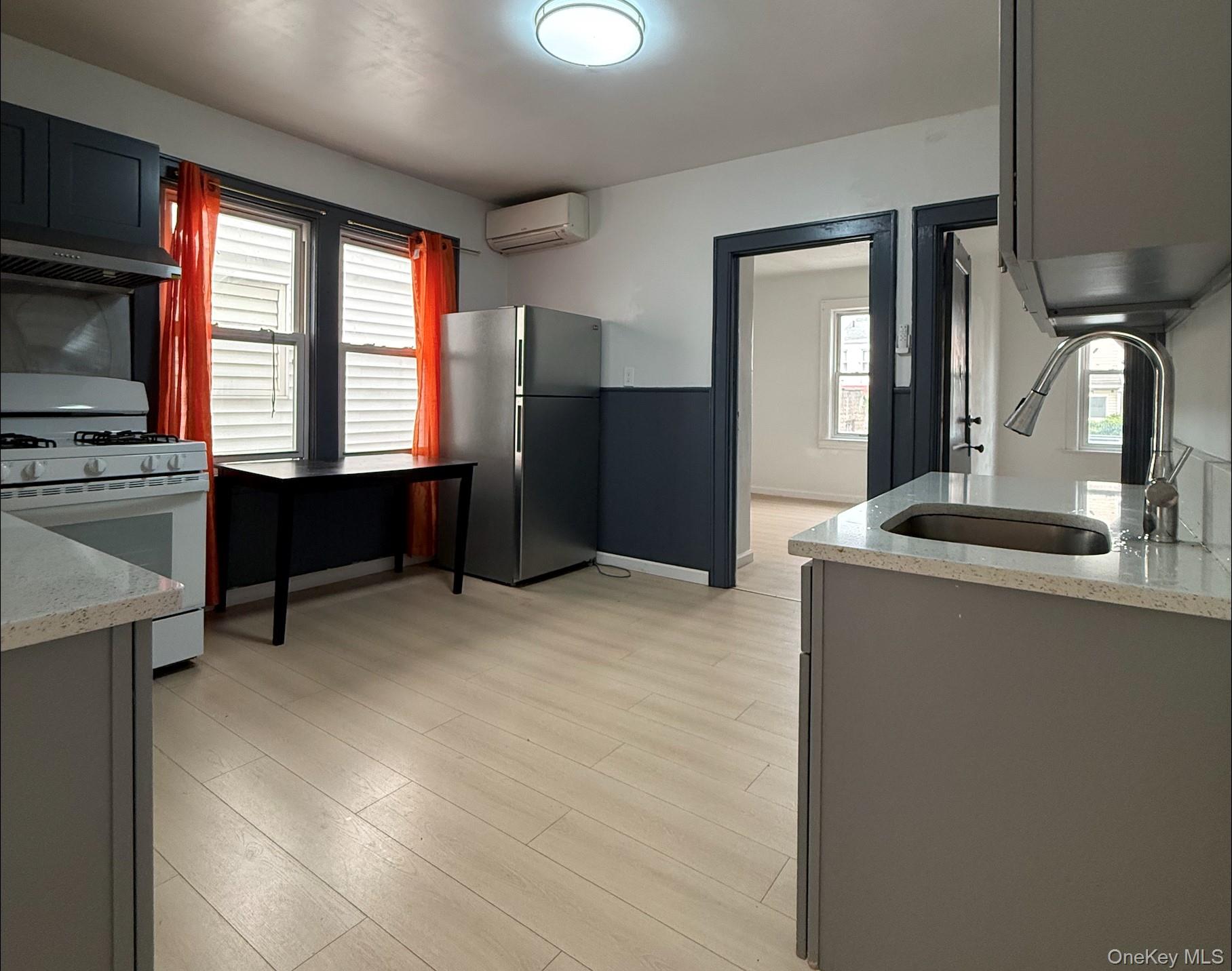 723 124th Street Property Photo 4