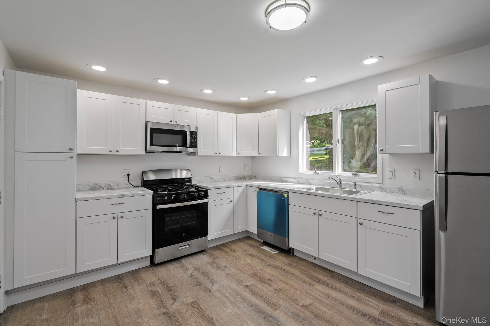 3 2nd Avenue Property Photo 2