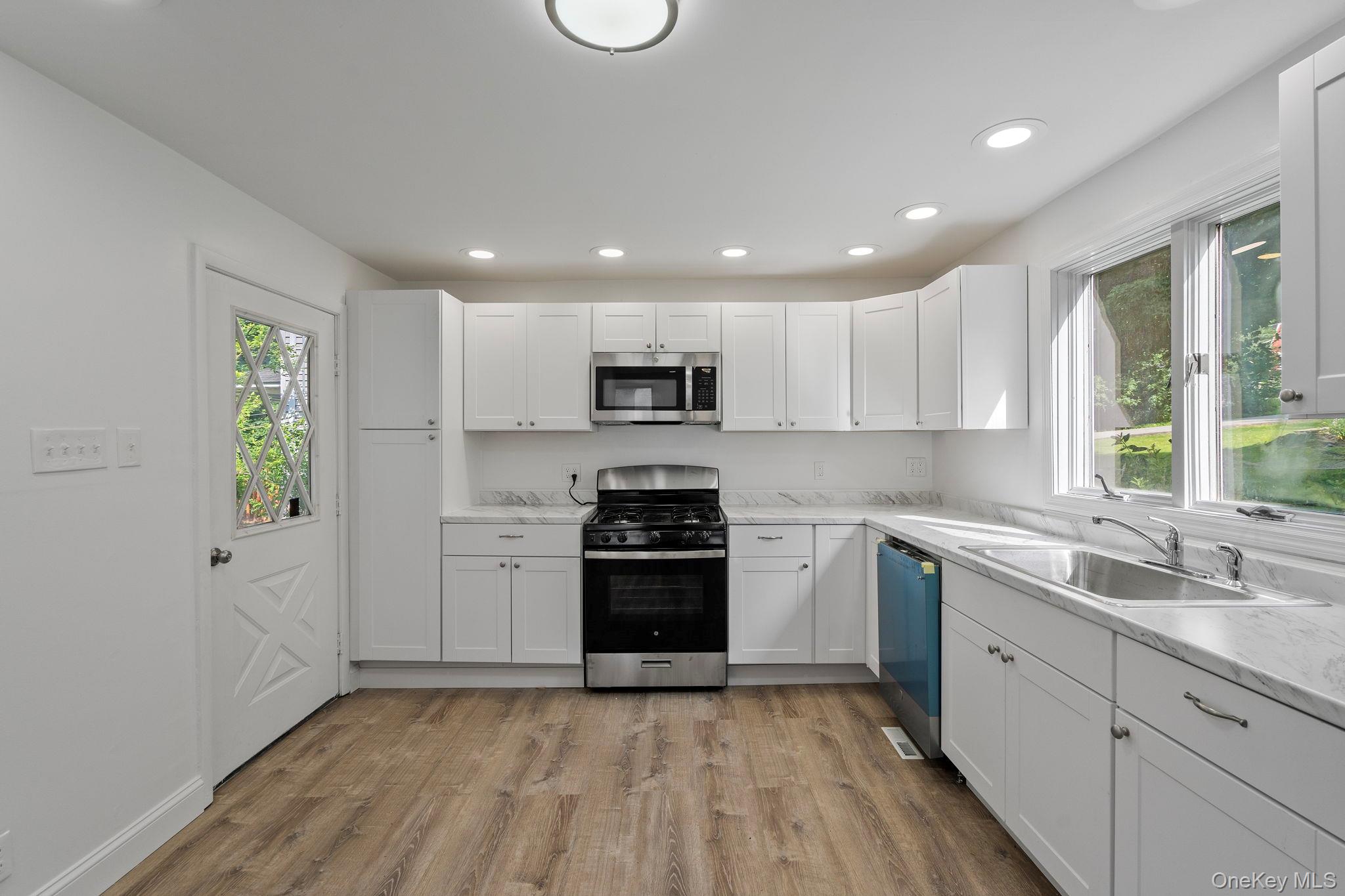 3 2nd Avenue Property Photo 3