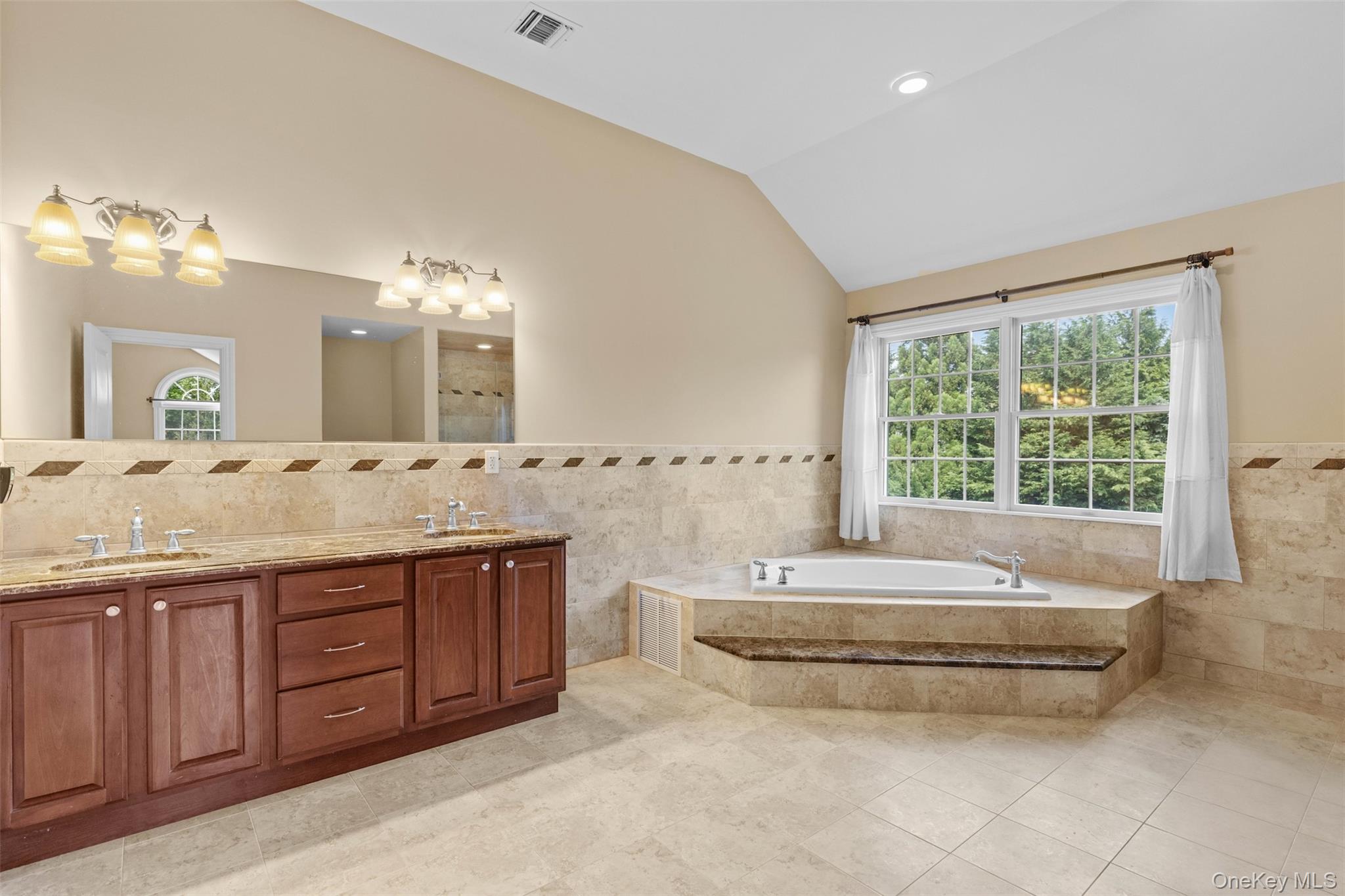 90 Caiola Court Property Photo 27
