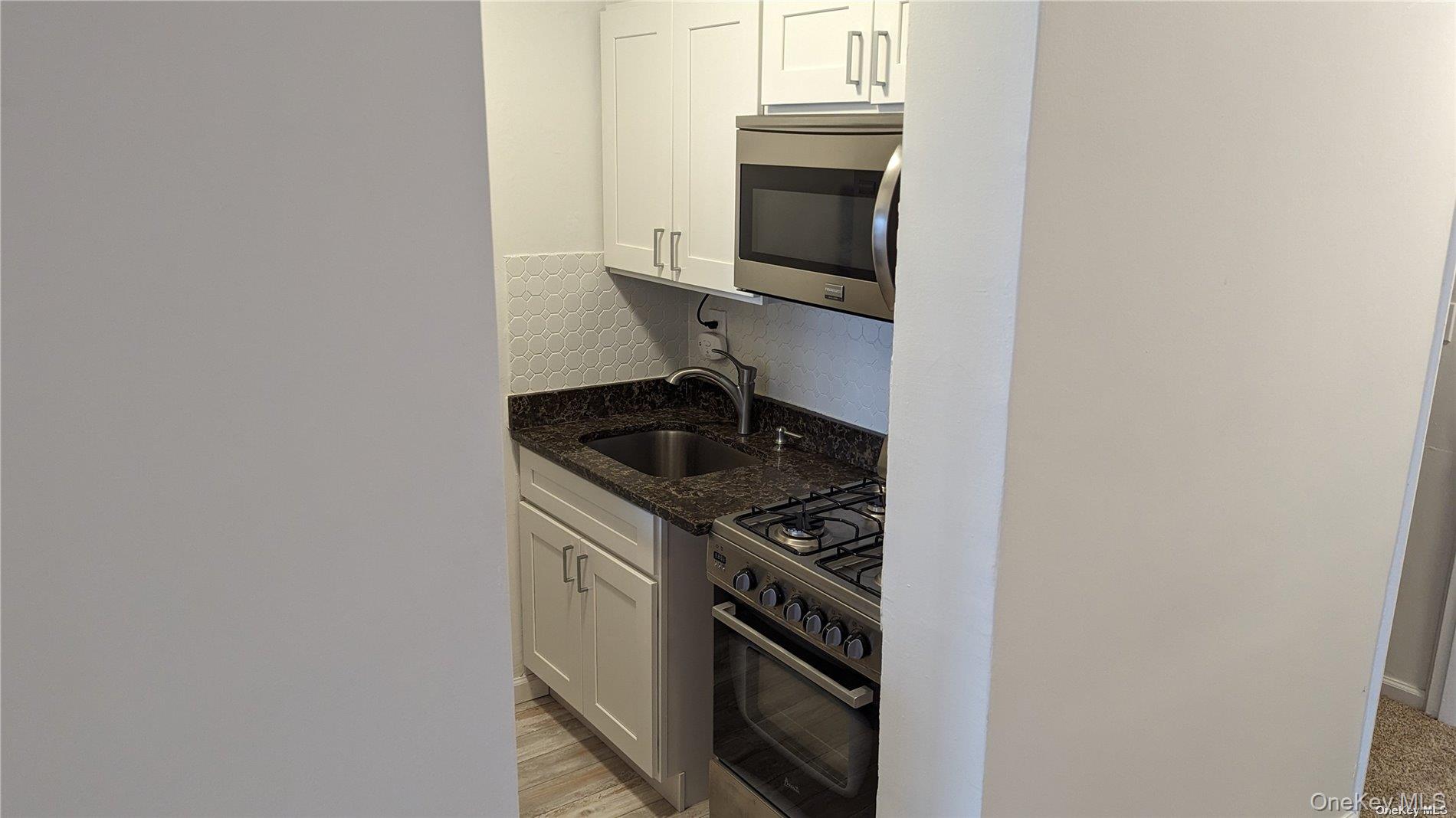 1 East Broadway 4b Property Photo 9