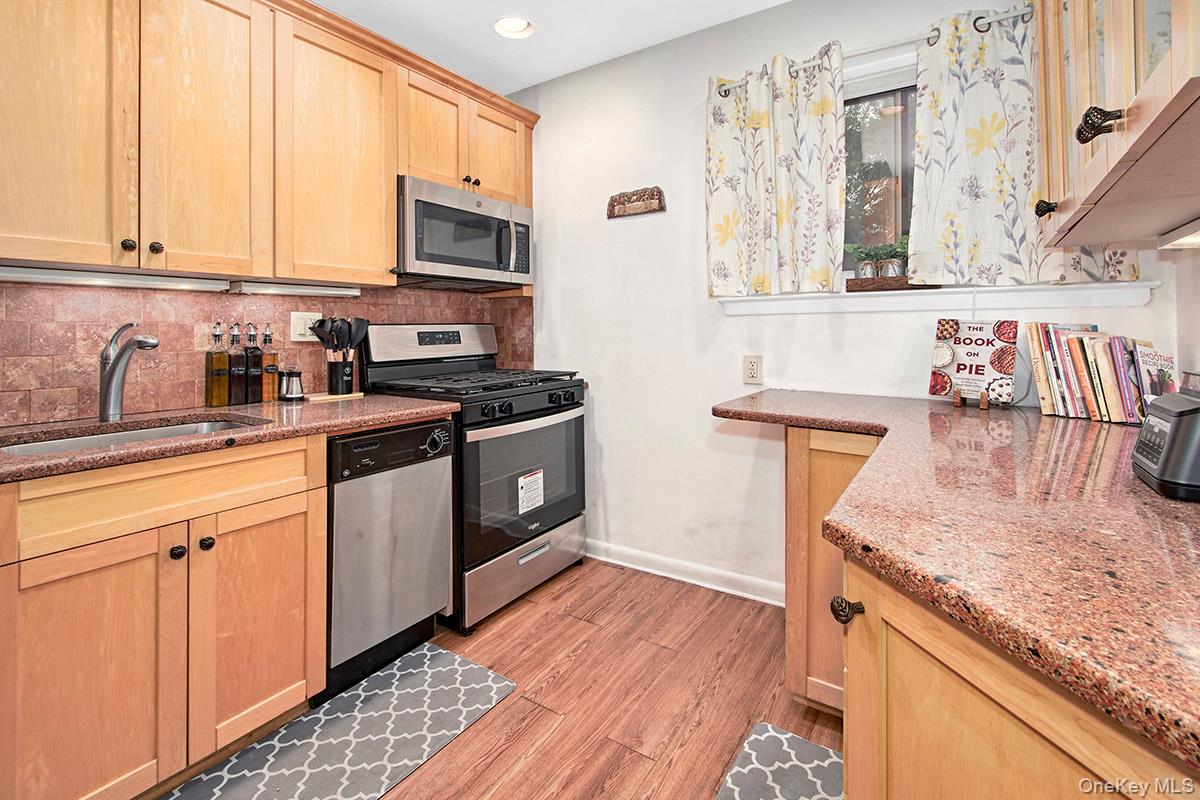 70 West Street C9 Property Photo 3