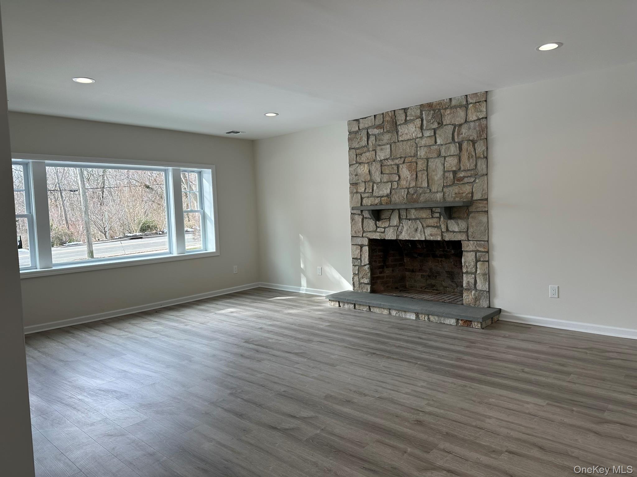 125 W Main Street Property Photo 6