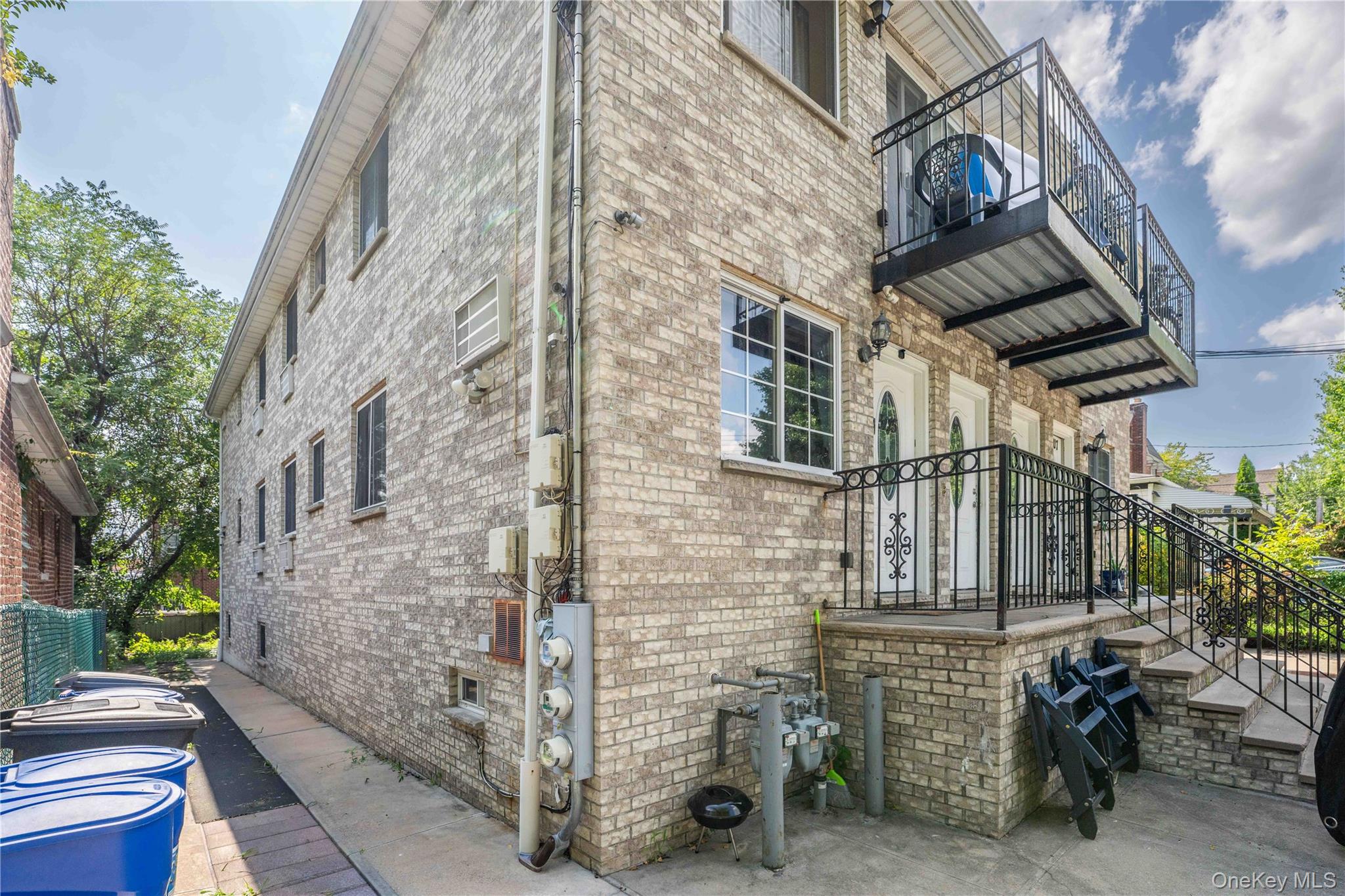 3115 Fenton Avenue Property Photo 2