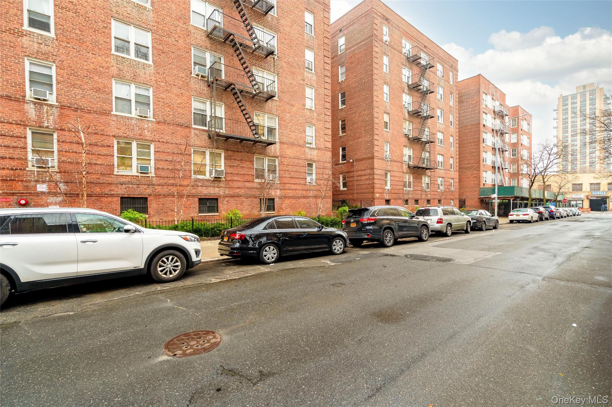 2080 Barnes Avenue 4A Property Photo 1