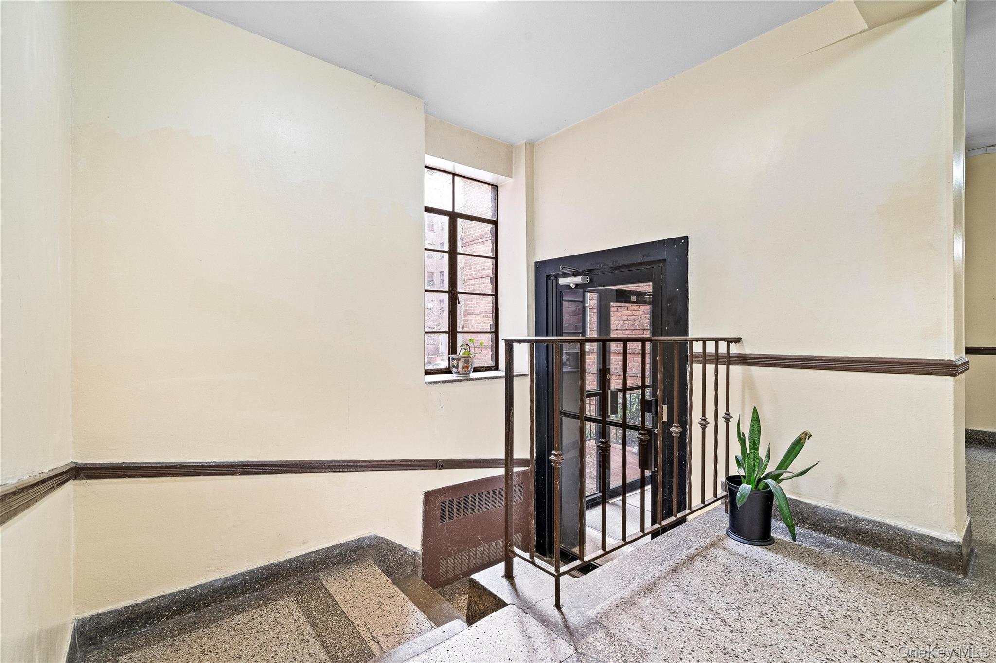 2080 Barnes Avenue 4a Property Photo 5