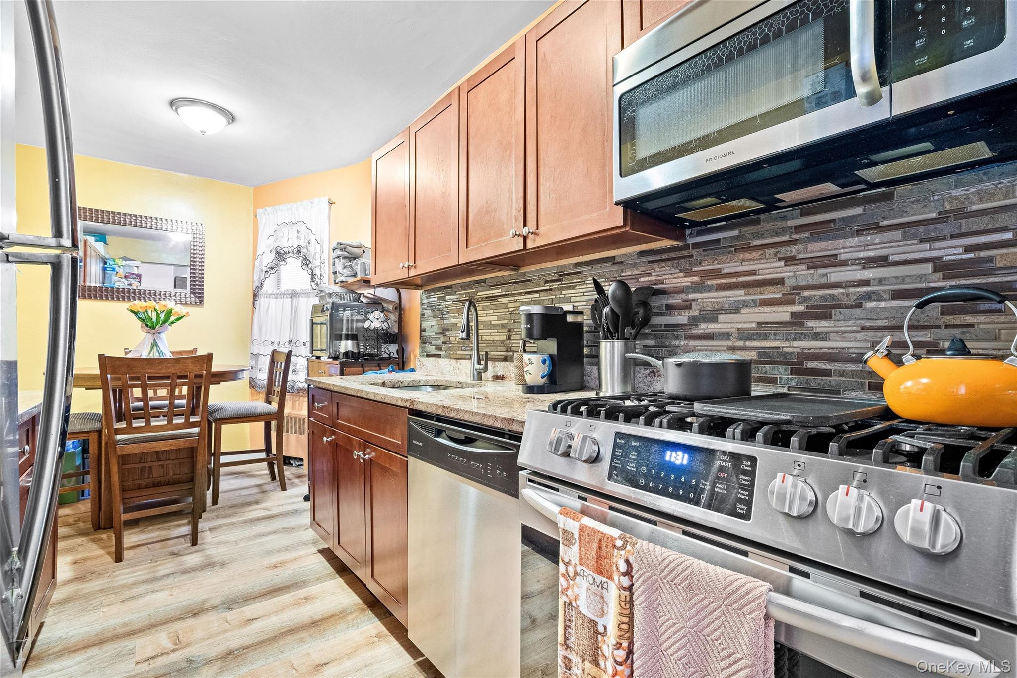 2080 Barnes Avenue 4a Property Photo 7