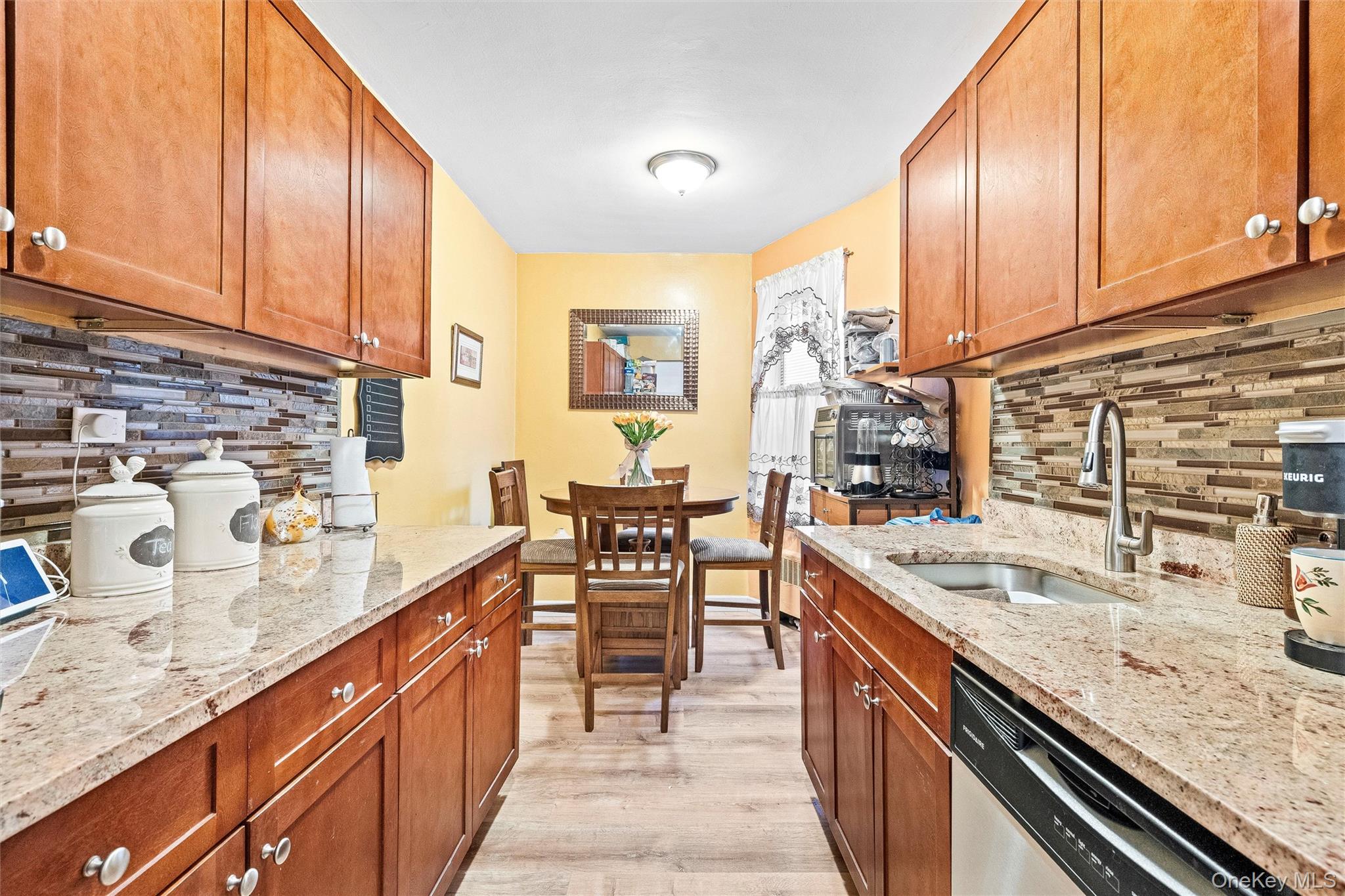 2080 Barnes Avenue 4a Property Photo 9
