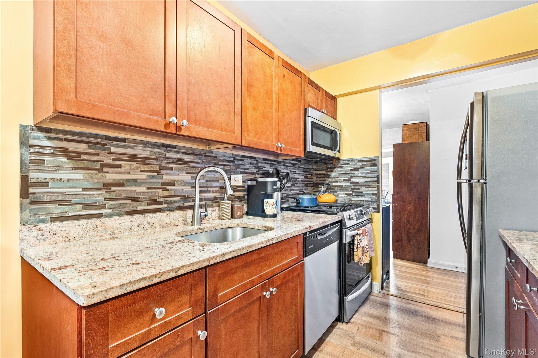 2080 Barnes Avenue 4a Property Photo 12
