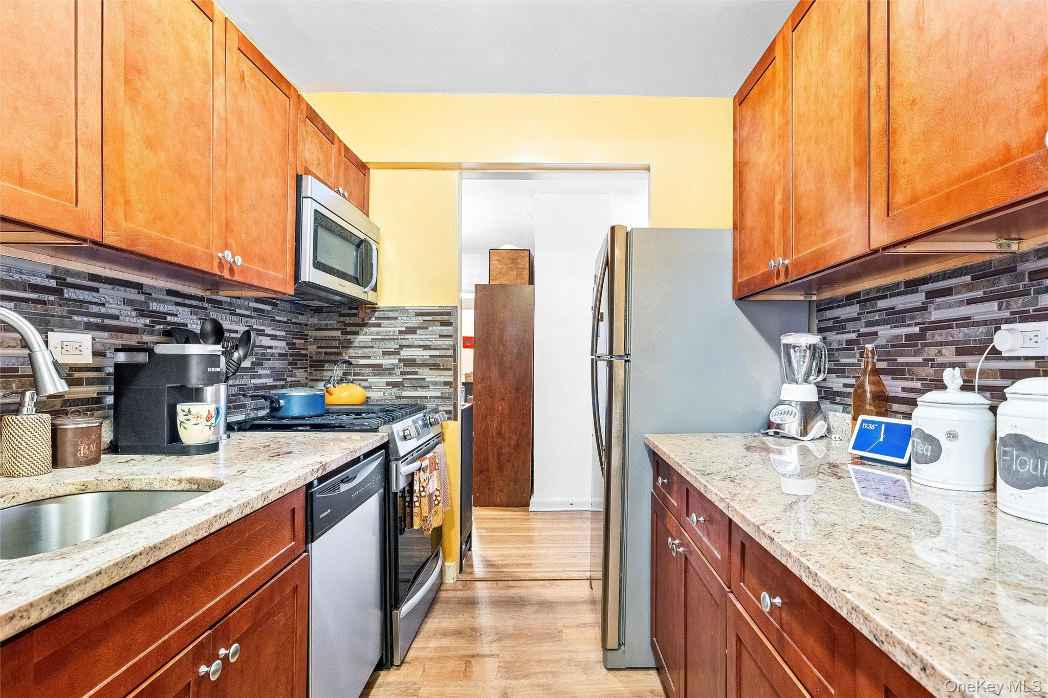 2080 Barnes Avenue 4a Property Photo 13